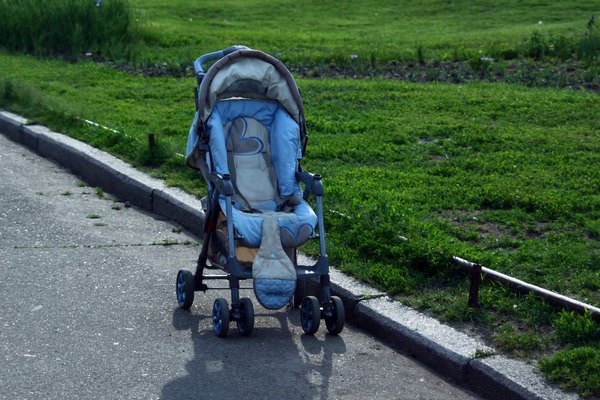 К чему снится детская коляска: ждать пополнения?