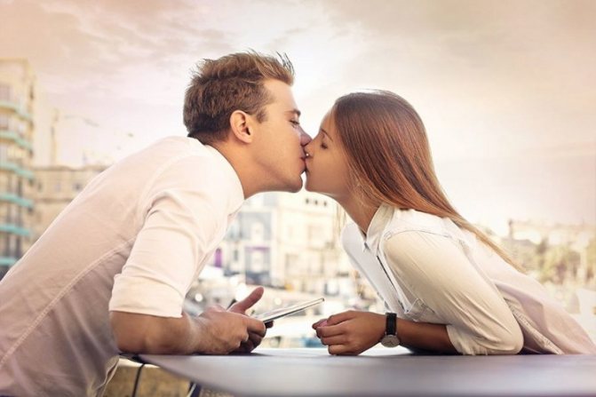 Как правильно целоваться: в первый раз, с языком, без языка, взасос, с парнем, с девушкой, французский поцелуй, виды поцелуев и их техника