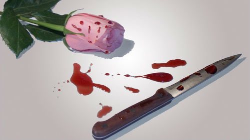 ножик в крови
